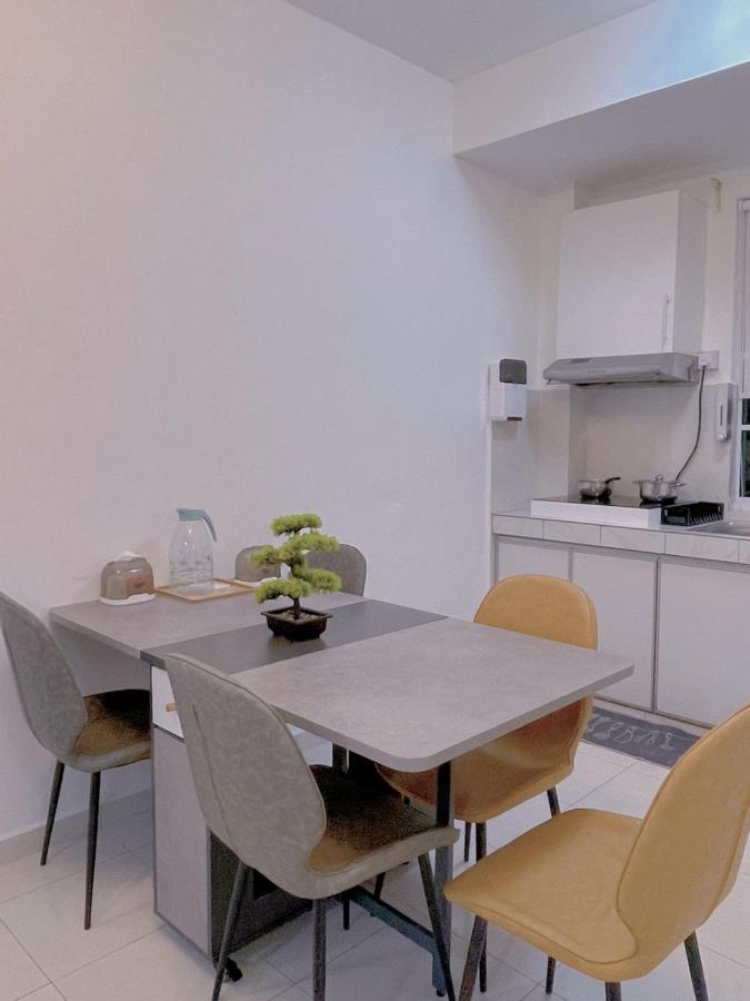 Home Feel-Hibiscus Suites كامبار المظهر الخارجي الصورة